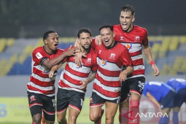 Semangat Tinggi Madura United Menuju Pertandingan Melawan PSIS Semarang