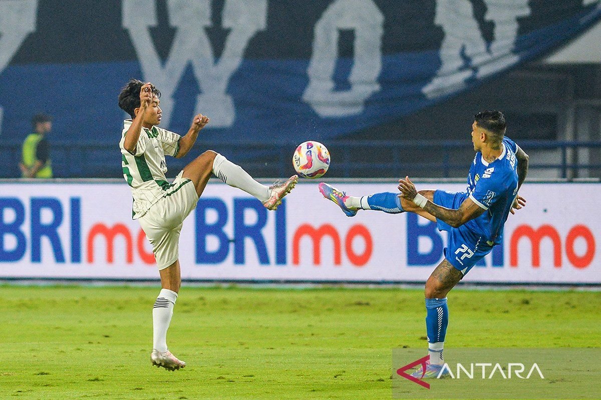 Persib Bandung Targetkan Empat Poin Terakhir untuk Amankan Gelar Juara